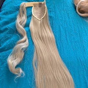 Ash blonde pony extension